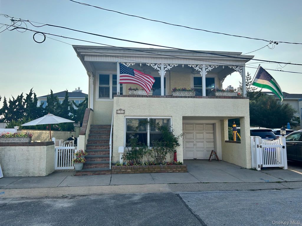 3 Clayton Avenue, East Atlantic Beach, NY 11561