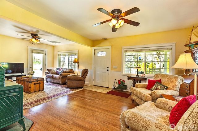 379 Twin Oaks Road, Chehalis, WA 98532