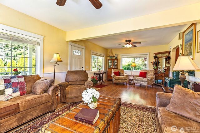 379 Twin Oaks Road, Chehalis, WA 98532