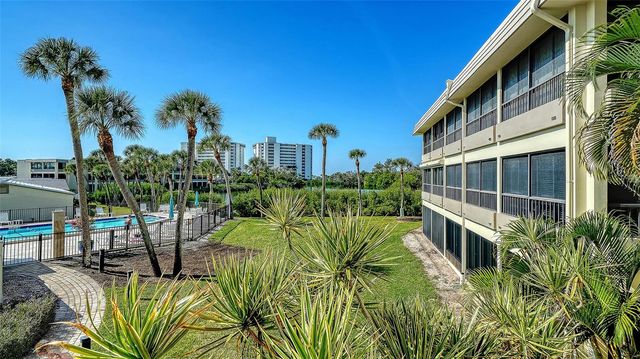 199 WHISPERING SANDS DRIVE 201, Sarasota, FL 34242
