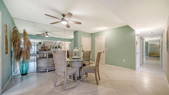 199 WHISPERING SANDS DRIVE 201, Sarasota, FL 34242