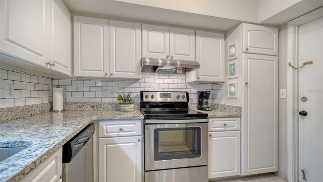 199 WHISPERING SANDS DRIVE 201, Sarasota, FL 34242