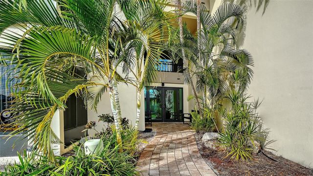 199 WHISPERING SANDS DRIVE 201, Sarasota, FL 34242
