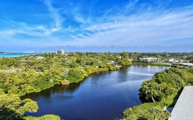 199 WHISPERING SANDS DRIVE 201, Sarasota, FL 34242