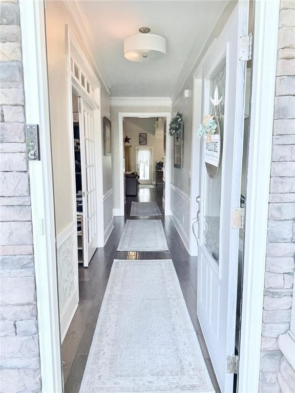 Image 8 of property listing at 3910 Hamilton Cove Court, Cumming, GA 30028