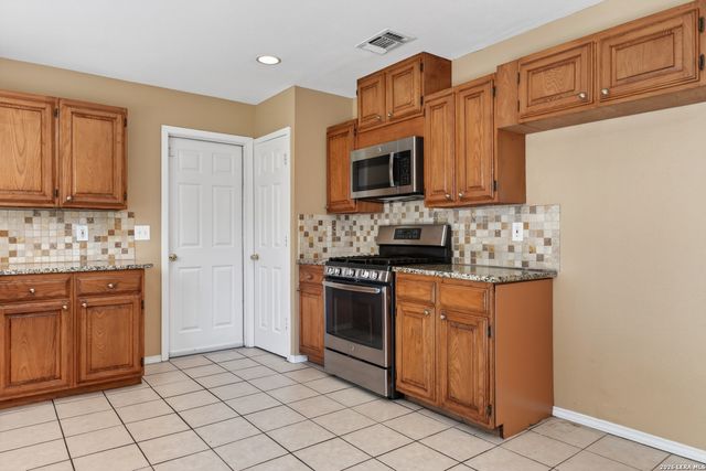 6842 SPRING MANOR ST, San Antonio, TX 78249