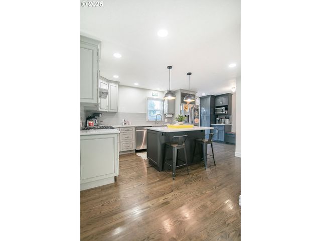 571 26TH Ave, Longview, WA 98632