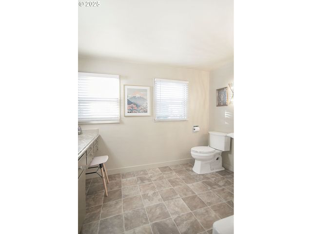 571 26TH Ave, Longview, WA 98632