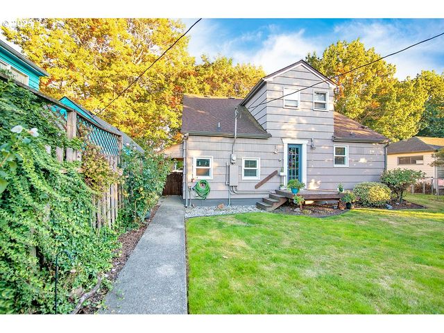 571 26TH Ave, Longview, WA 98632