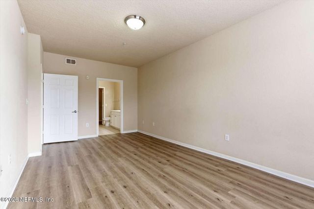 8539 GATE Parkway W 9303, Jacksonville, FL 32216