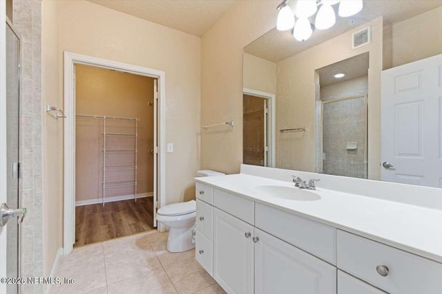 8539 GATE Parkway W 9303, Jacksonville, FL 32216