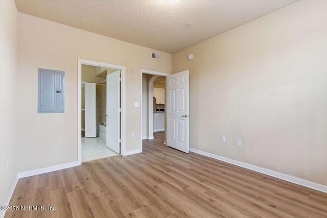 8539 GATE Parkway W 9303, Jacksonville, FL 32216