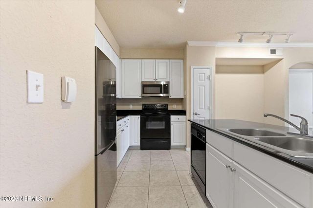 8539 GATE Parkway W 9303, Jacksonville, FL 32216