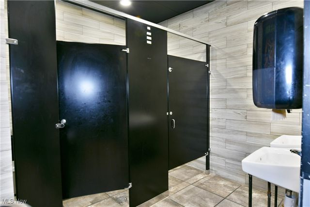 24 N Phelps Street, Youngstown, OH 44503