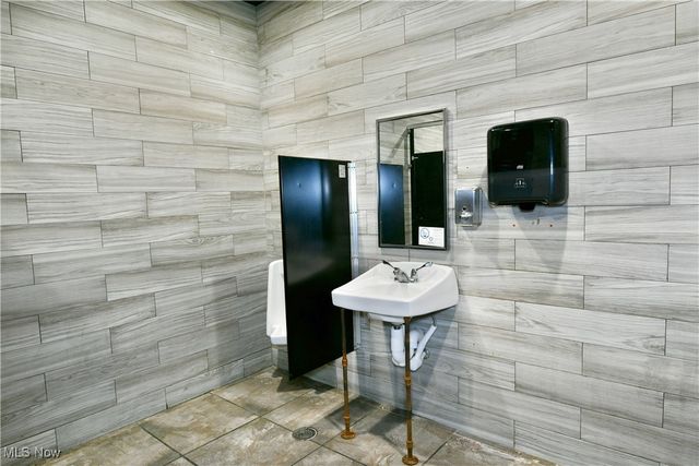 24 N Phelps Street, Youngstown, OH 44503