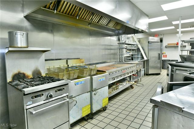 24 N Phelps Street, Youngstown, OH 44503