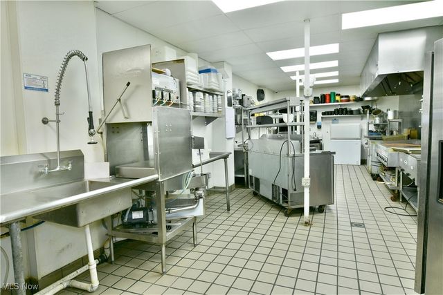 24 N Phelps Street, Youngstown, OH 44503