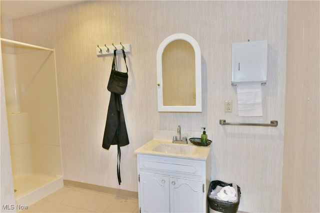 24 N Phelps Street, Youngstown, OH 44503