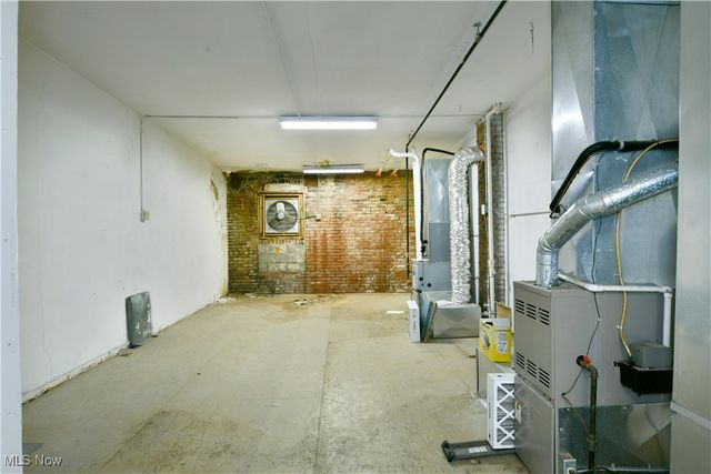 24 N Phelps Street, Youngstown, OH 44503