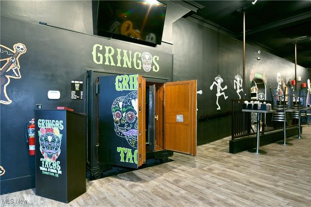 24 N Phelps Street, Youngstown, OH 44503