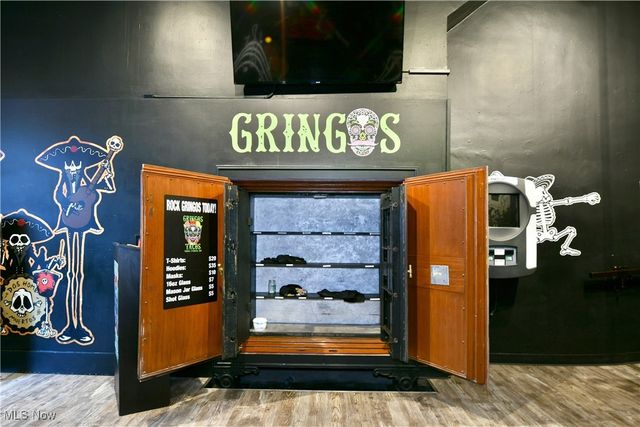 24 N Phelps Street, Youngstown, OH 44503