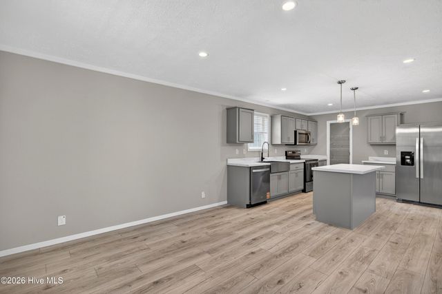 1025 Pine Ridge Court, Castle Hayne, NC 28429