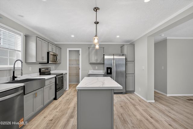 1025 Pine Ridge Court, Castle Hayne, NC 28429