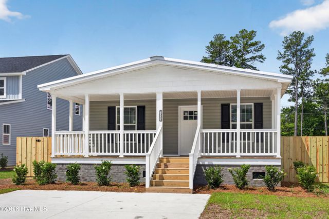 1025 Pine Ridge Court, Castle Hayne, NC 28429