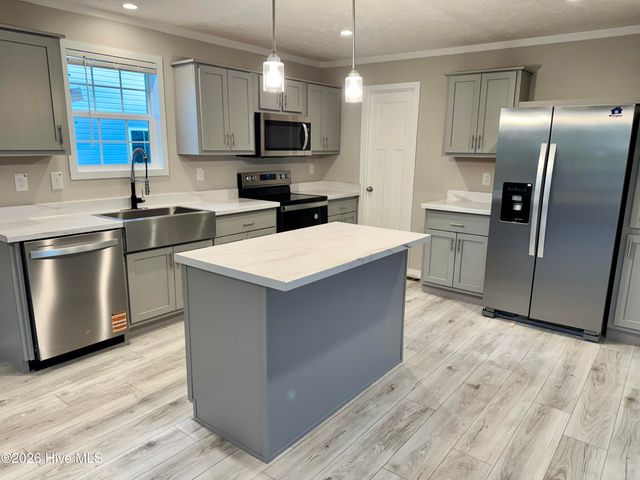 1025 Pine Ridge Court, Castle Hayne, NC 28429