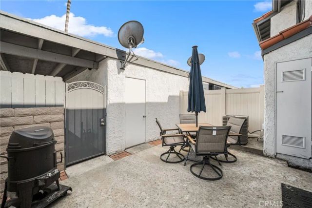 1910 W Palmyra 135, Orange, CA 92868