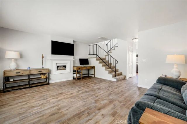1910 W Palmyra 135, Orange, CA 92868