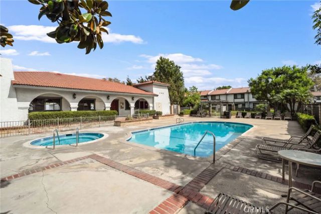 1910 W Palmyra 135, Orange, CA 92868