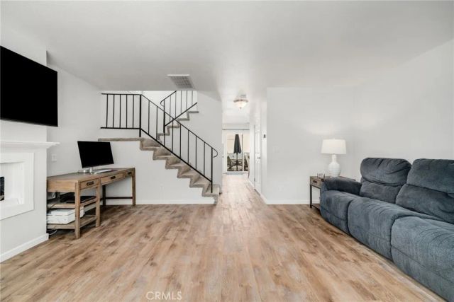 1910 W Palmyra 135, Orange, CA 92868