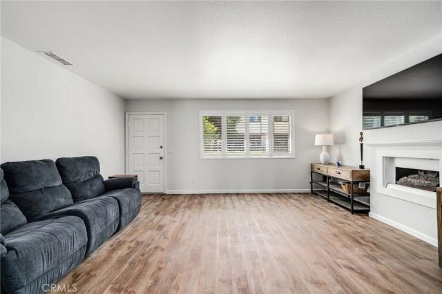 1910 W Palmyra 135, Orange, CA 92868