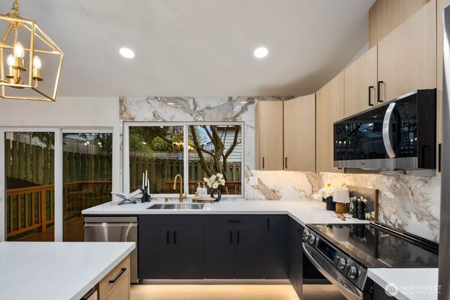 7211 182nd Street SW, Edmonds, WA 98026