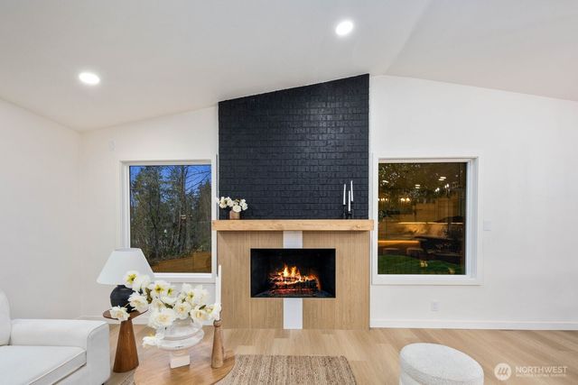 7211 182nd Street SW, Edmonds, WA 98026