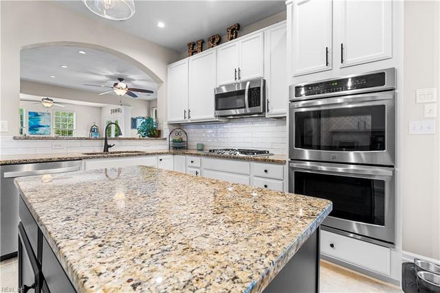 2516 Mirasol DR, Virginia Beach, VA 23456