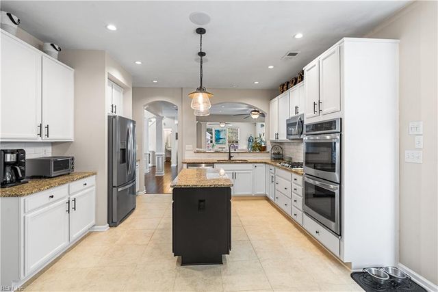 2516 Mirasol DR, Virginia Beach, VA 23456