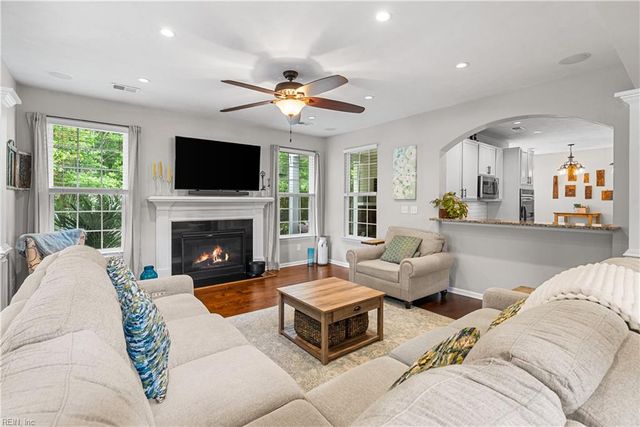 2516 Mirasol DR, Virginia Beach, VA 23456