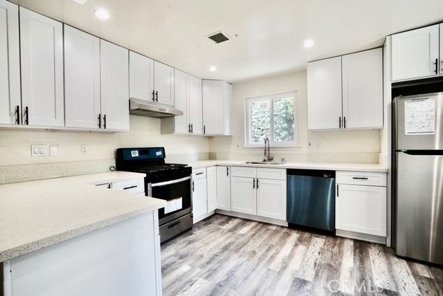 22148 Welby Way, Woodland Hills, CA 91303