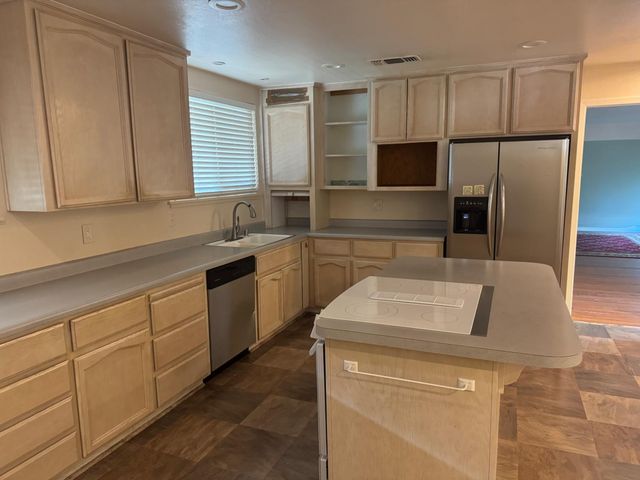 4301 Cottage Way, Sacramento, CA 95864