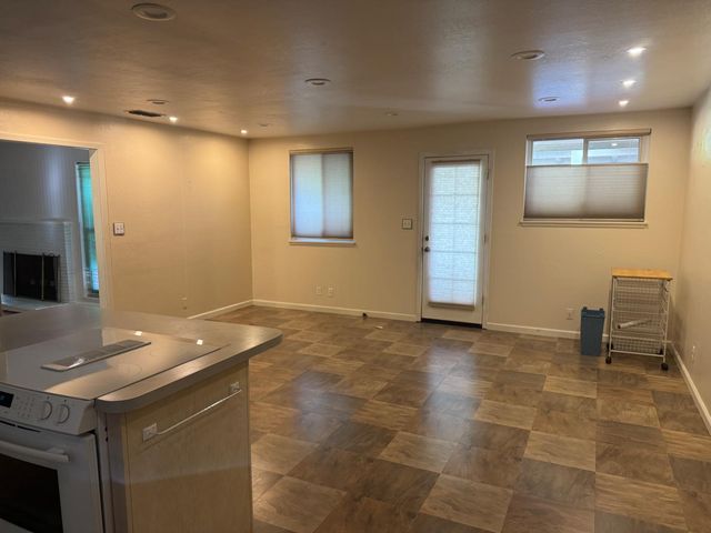 4301 Cottage Way, Sacramento, CA 95864