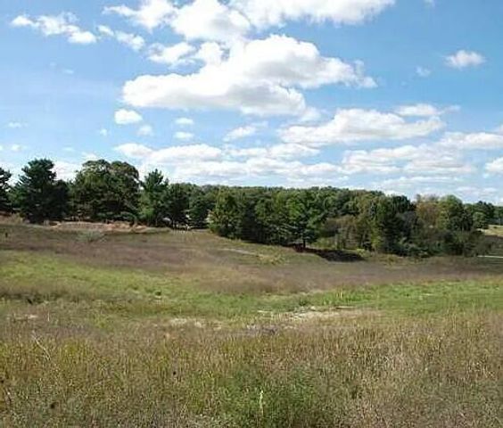 1700 Strasbourg, East Bay Twp, MI 49696