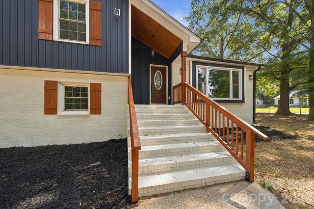 6800 ludwig Drive, Charlotte, NC 28215