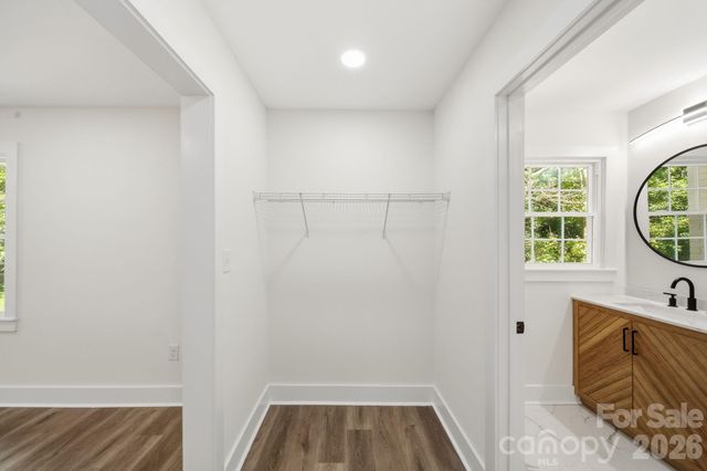 6800 ludwig Drive, Charlotte, NC 28215