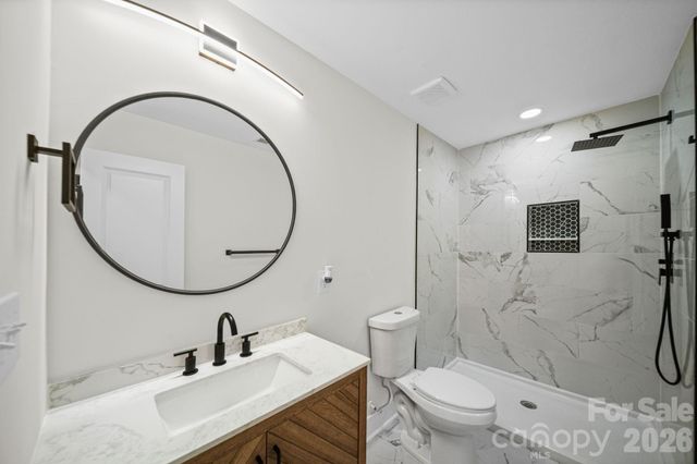 6800 ludwig Drive, Charlotte, NC 28215