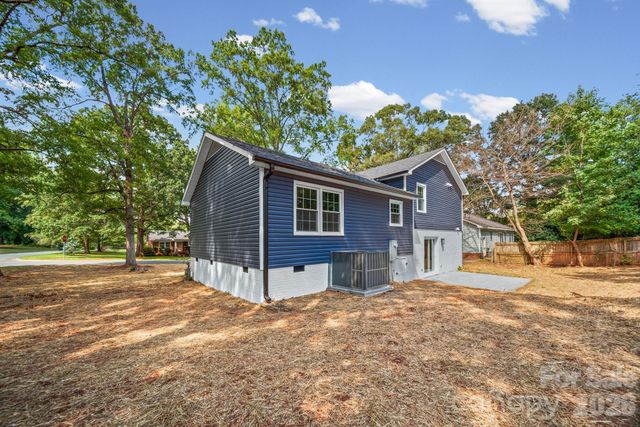6800 ludwig Drive, Charlotte, NC 28215