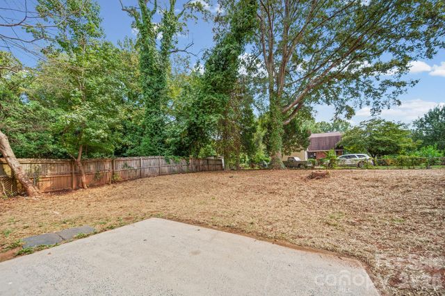 6800 ludwig Drive, Charlotte, NC 28215
