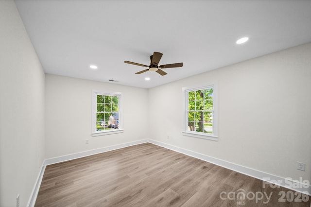 6800 ludwig Drive, Charlotte, NC 28215