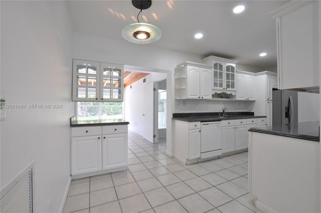 11111 SW 78th Ct, Pinecrest, FL 33156